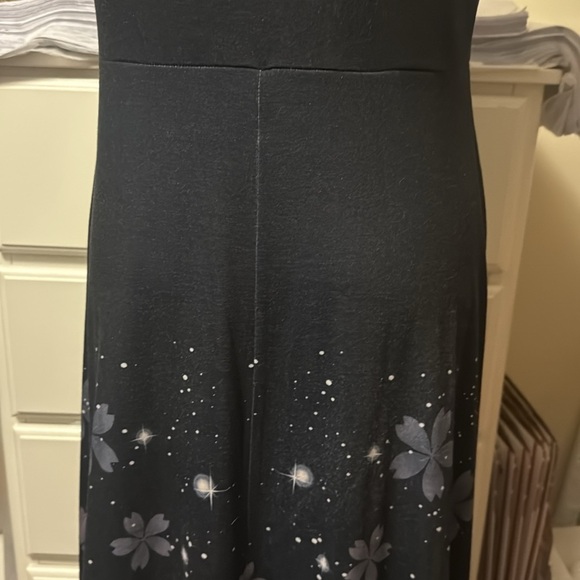 Elegant Black and Pink Floral Dress - Picture 7 of 9